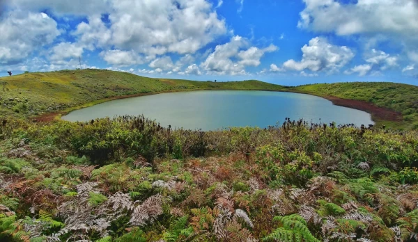 El Junco freshwater lagoon, San Cristóbal